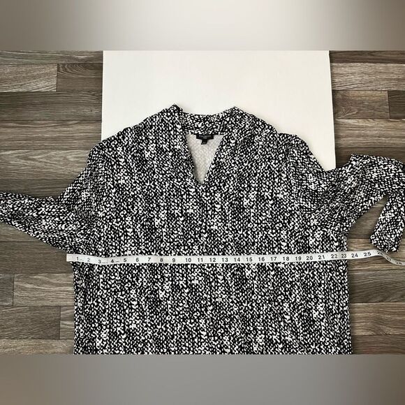Talbots Women’s Plus Top Blouse 2XL Geometric V Neck Long Sleeve Pullover - Picture 11 of 11
